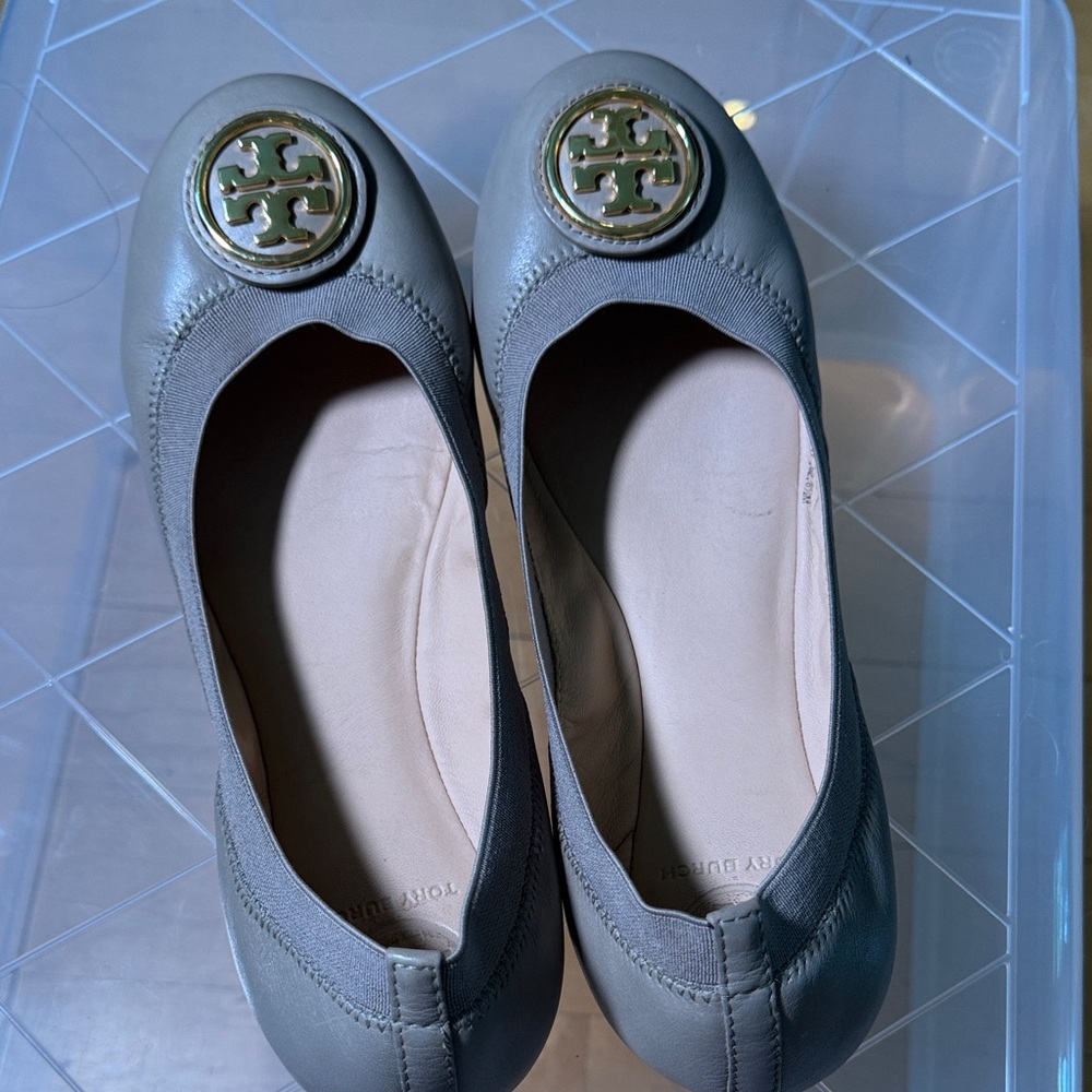 Tory Burch Beige Leather Flats with Gold Emblem